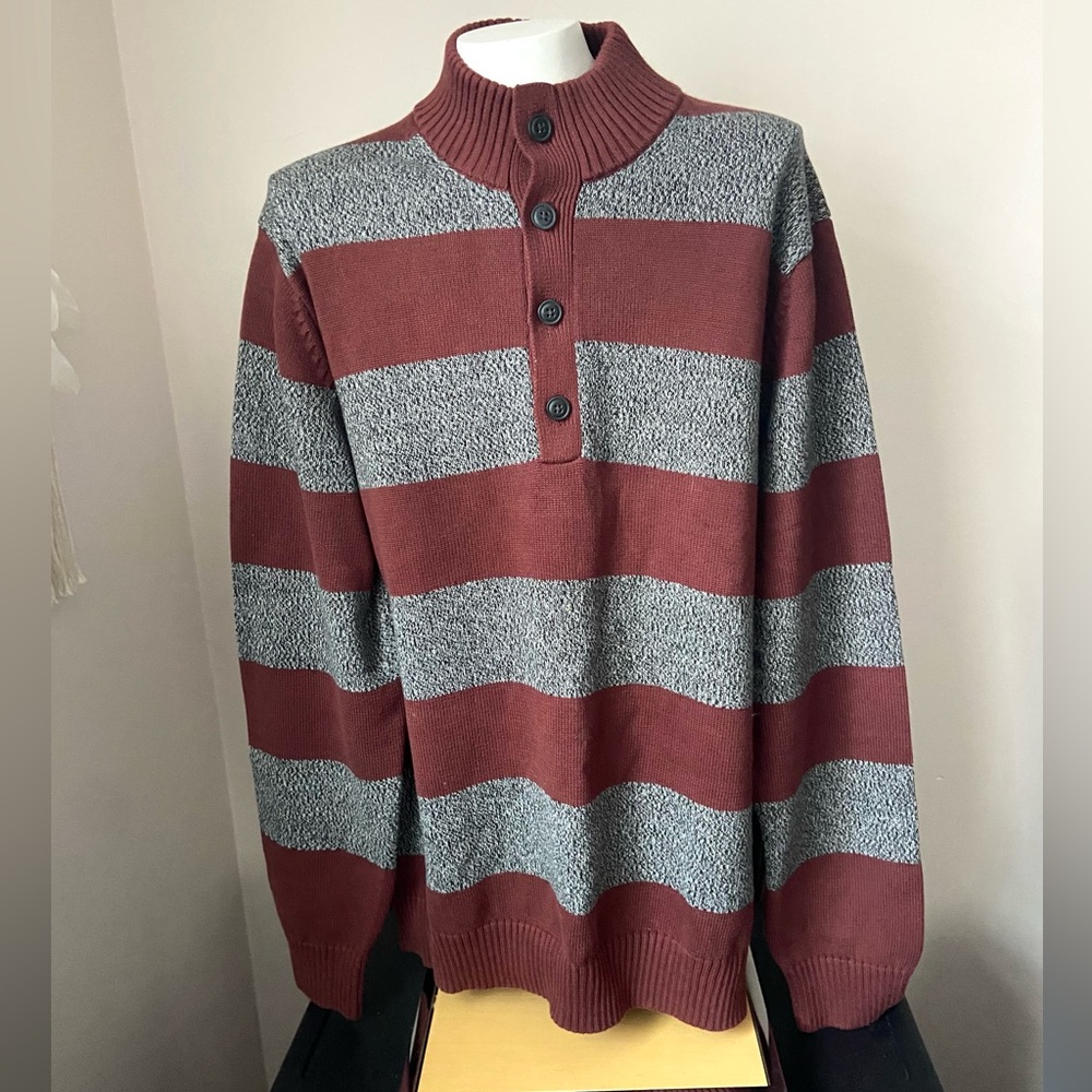 Izod Mens Red and Gray Crewneck Sweater with Bold Stripes Size XL